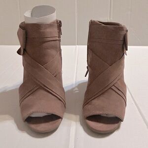 EUC 7 LC Lauren Conrad Shoeties